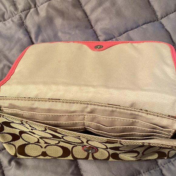 Coach wristlet with adjustable strap. - Picture 4 of 5